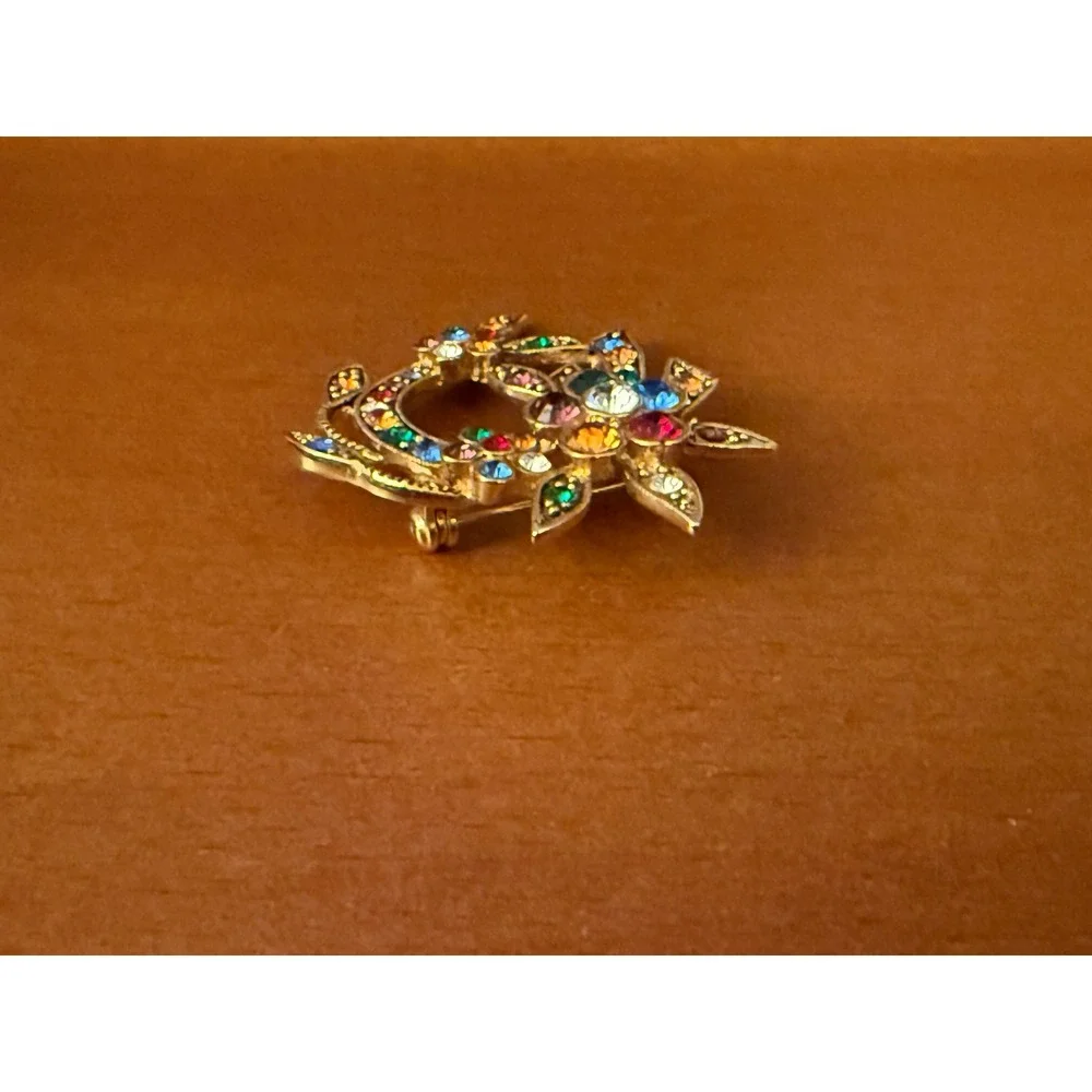 Vintage Gold Tone Multi Color Rhinestone Floral Wreath Brooch Pin Crystal Flower